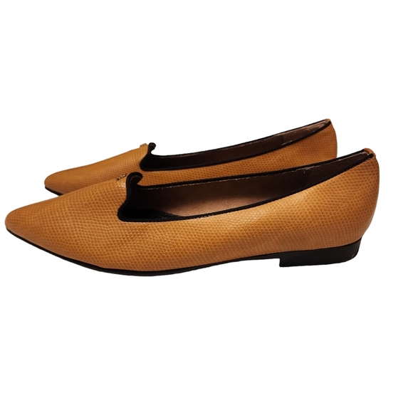 Viina Pointy Toe Flats - Picture 2 of 11